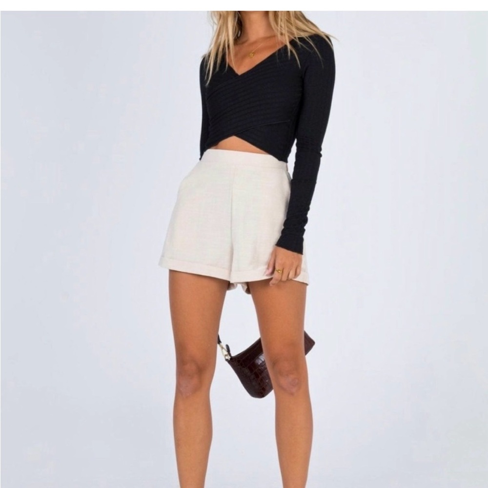 Princess Polly Alexander shorts beige Sz 8